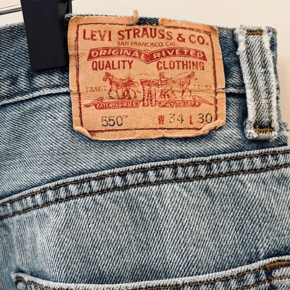 Vintage 550 Levi's Jeans- Well Worn- 34 x 30. - Picture 4 of 10